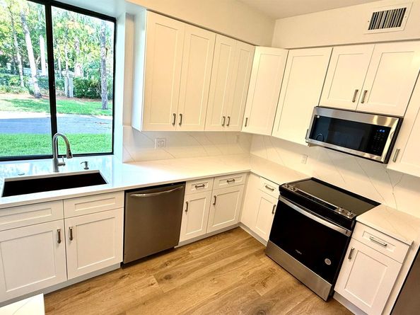 5800 Coach House Circle B, Boca Raton FL 33486