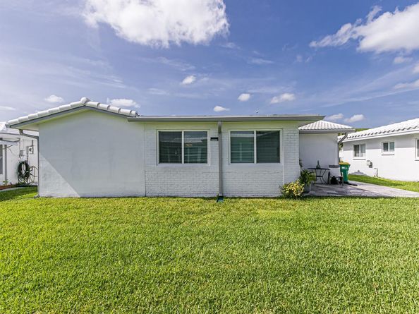 8105 NW 59th St, Tamarac FL 33321