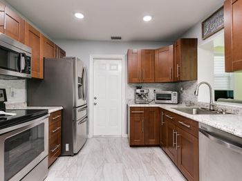 8105 NW 59th St