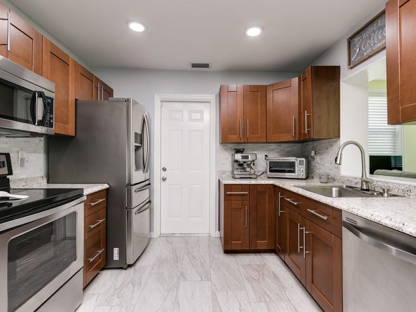 8105 NW 59th St, Tamarac FL 33321