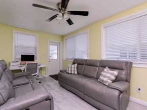 8105 NW 59th St, Tamarac FL 33321