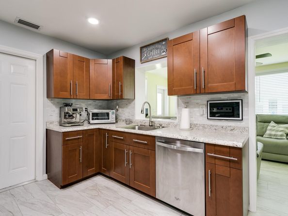 8105 NW 59th St, Tamarac FL 33321