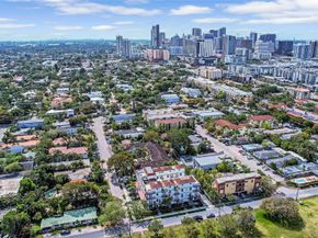 816 NE 7th St C, Fort Lauderdale FL 33004