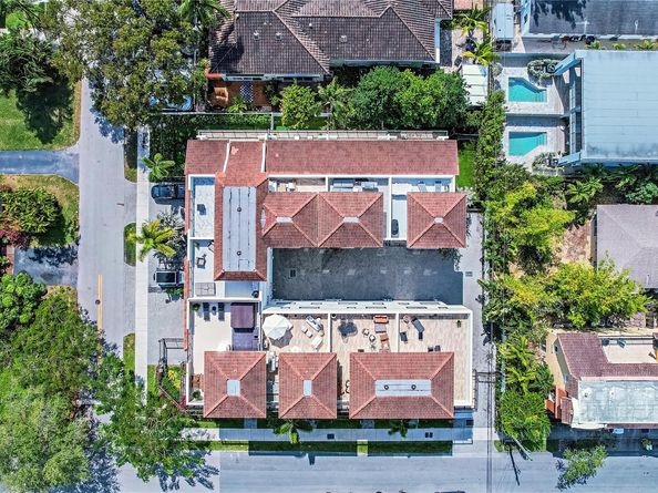 816 NE 7th St C, Fort Lauderdale FL 33004