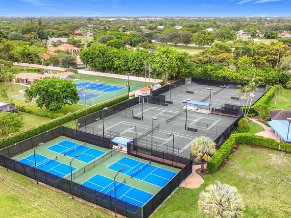 5100 Pineview Cir, Delray Beach FL 33445