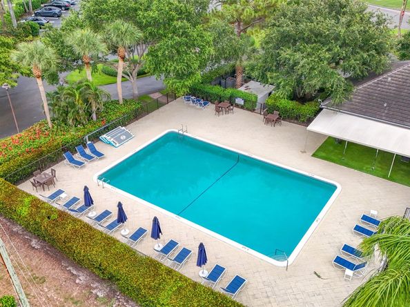 5100 Pineview Cir, Delray Beach FL 33445