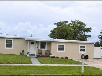 5231 NE 19th Ter