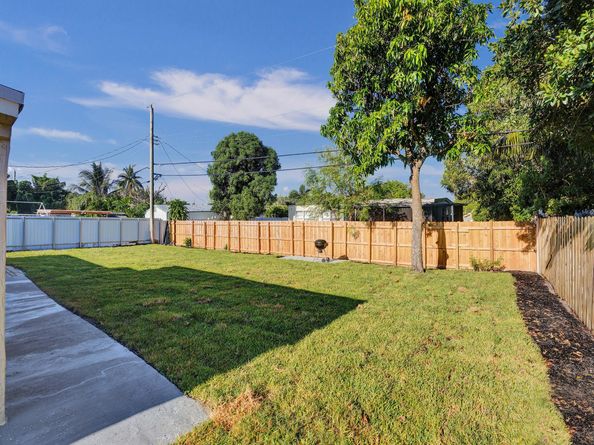 5231 NE 19th Ter, Pompano Beach FL 33064