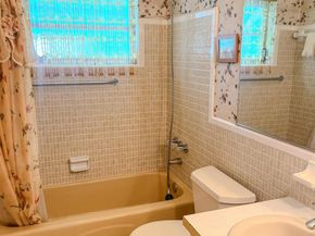 4221 NW 51st Avenue, Lauderdale Lakes FL 33319