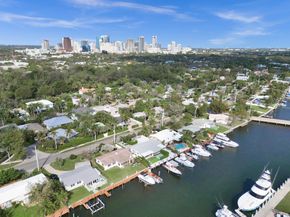 1115 SE 14th Pl 19C, Fort Lauderdale FL 33316