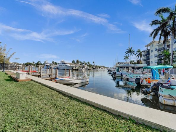 1115 SE 14th Pl 19C, Fort Lauderdale FL 33316