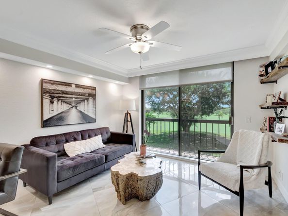 5279 Fountains Drive S 304, Lake Worth FL 33467