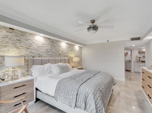 5279 Fountains Drive S 304, Lake Worth FL 33467