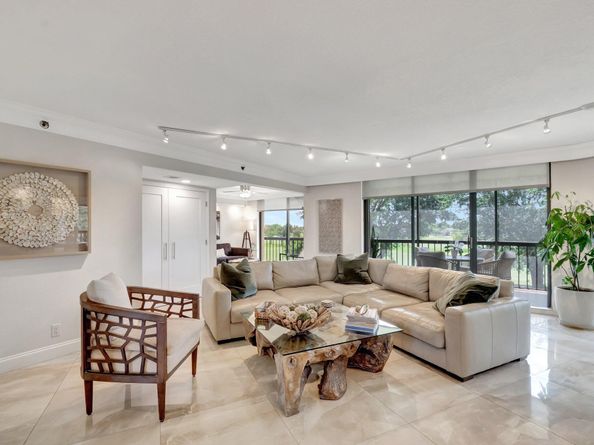5279 Fountains Drive S 304, Lake Worth FL 33467