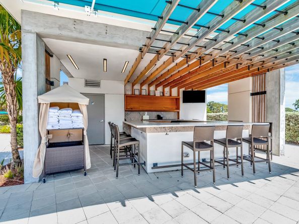 5279 Fountains Drive S 304, Lake Worth FL 33467