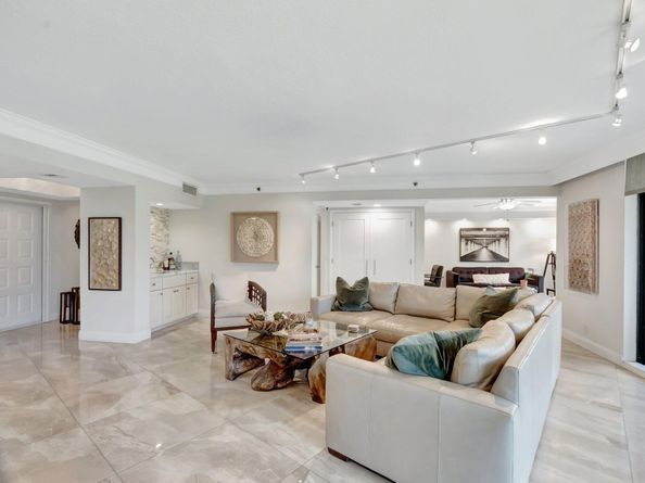 5279 Fountains Drive S 304, Lake Worth FL 33467