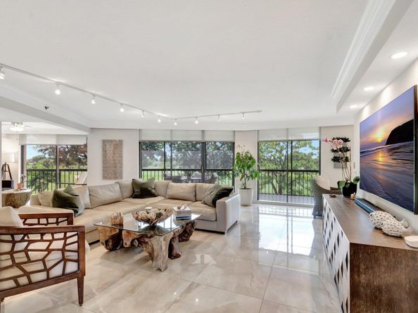 5279 Fountains Drive S 304, Lake Worth FL 33467