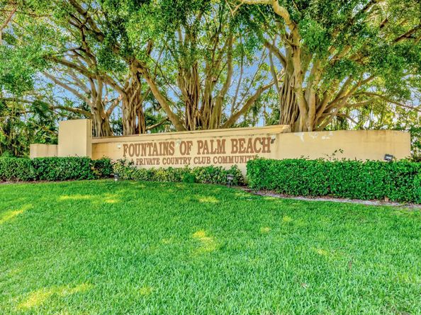 5279 Fountains Drive S 304, Lake Worth FL 33467