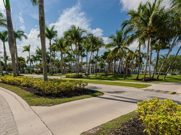 1534 Running Oak Lane, Royal Palm Beach FL 33411