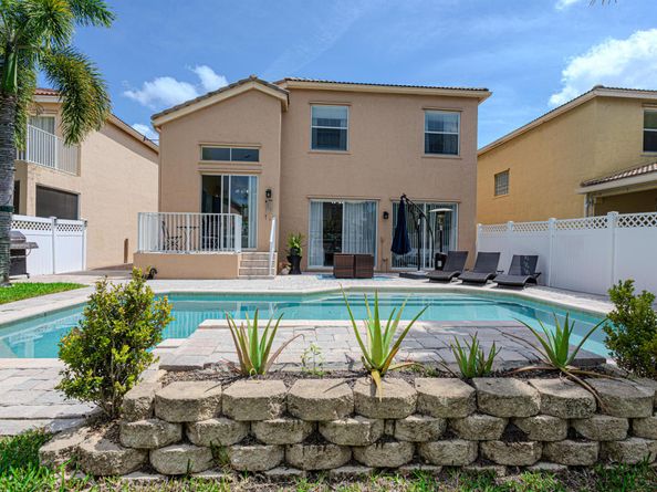 1534 Running Oak Lane, Royal Palm Beach FL 33411