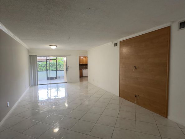 3035 Coral Ridge Dr 3035, Coral Springs FL 33065