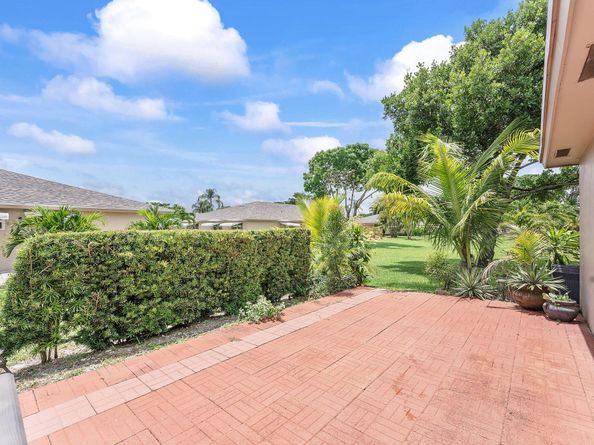 1347 NE High Point Way Way NE D, Delray Beach FL 33445