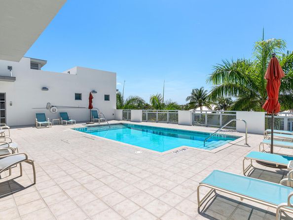 365 SE 6th Avenue 404, Delray Beach FL 33483