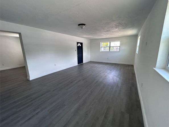 1835 NW 122nd St, Miami FL 33167