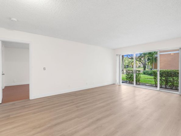 8851 Wiles Rd 108, Coral Springs FL 33067