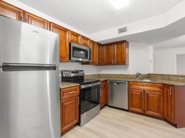 8851 Wiles Rd 108, Coral Springs FL 33067