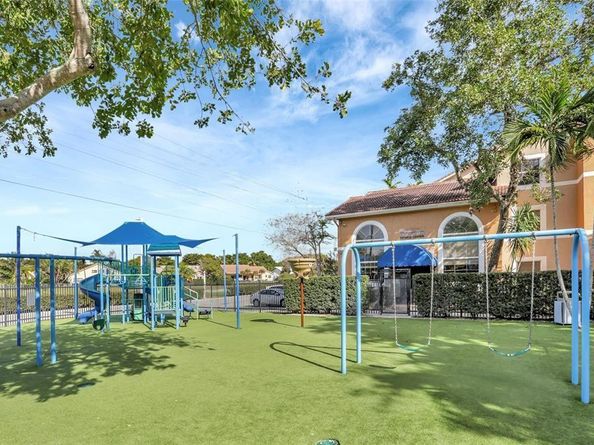 8851 Wiles Rd 108, Coral Springs FL 33067