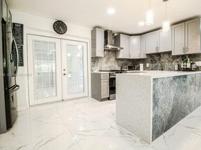 5601 SW 38th Street, Davie FL 33314