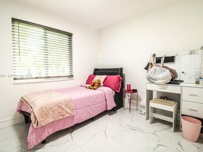 5601 SW 38th Street, Davie FL 33314