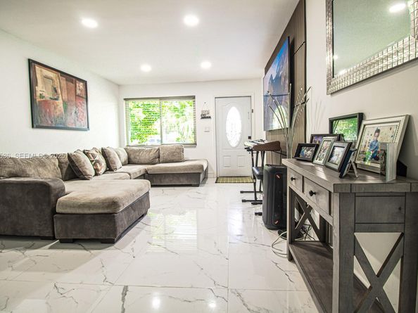 5601 SW 38th Street, Davie FL 33314