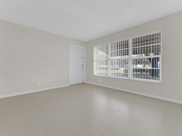 1105 N Oakridge Circle C, Lake Worth FL 33462