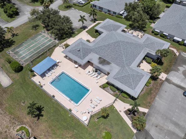 1105 N Oakridge Circle C, Lake Worth FL 33462