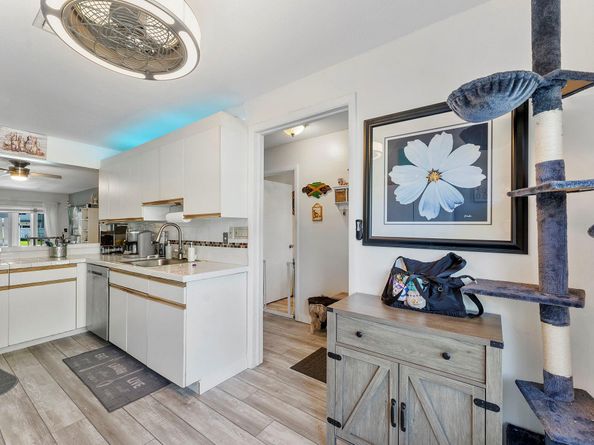 839 Crystal Lake Dr 839, Deerfield Beach FL 33064