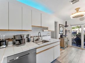 839 Crystal Lake Dr 839, Deerfield Beach FL 33064