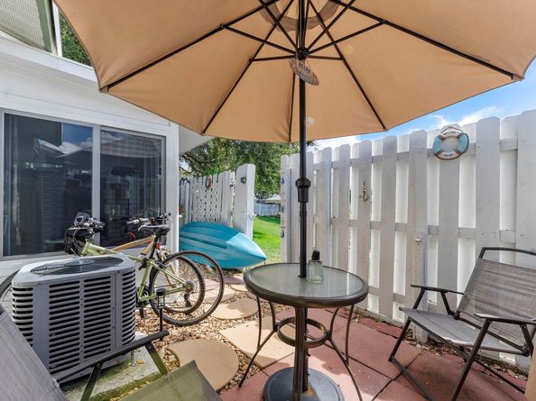 839 Crystal Lake Dr 839, Deerfield Beach FL 33064
