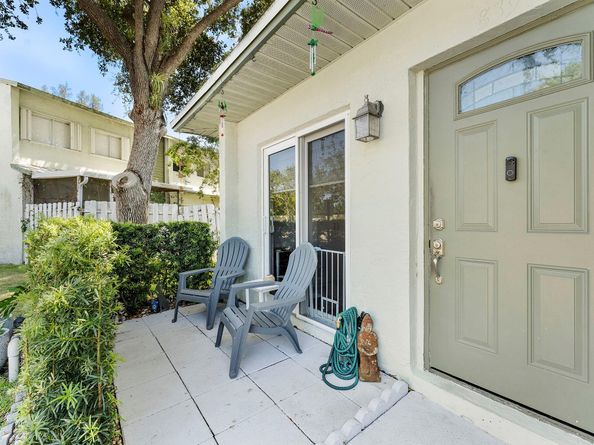 839 Crystal Lake Dr 839, Deerfield Beach FL 33064