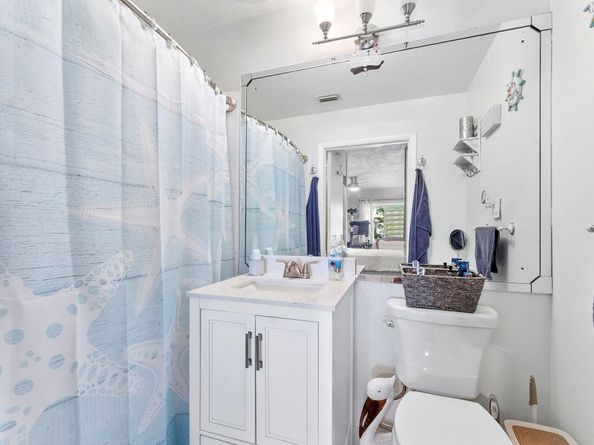 839 Crystal Lake Dr 839, Deerfield Beach FL 33064