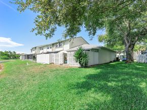 839 Crystal Lake Dr 839, Deerfield Beach FL 33064