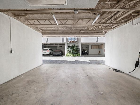 900 NE 4th St B3, Fort Lauderdale FL 33301