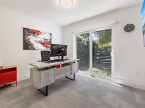 900 NE 4th St B3, Fort Lauderdale FL 33301