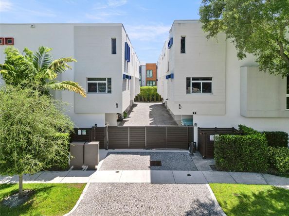 900 NE 4th St B3, Fort Lauderdale FL 33301