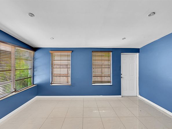 1132 NW 3rd Ave, Fort Lauderdale FL 33311