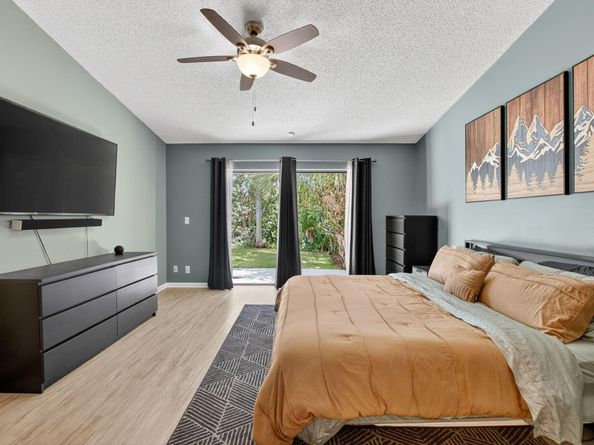 22 Baytree Circle, Boynton Beach FL 33436
