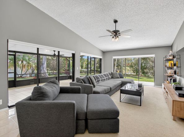 22 Baytree Circle, Boynton Beach FL 33436