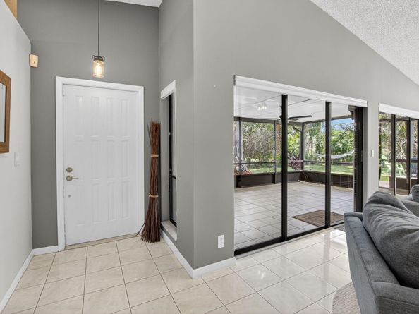 22 Baytree Circle, Boynton Beach FL 33436