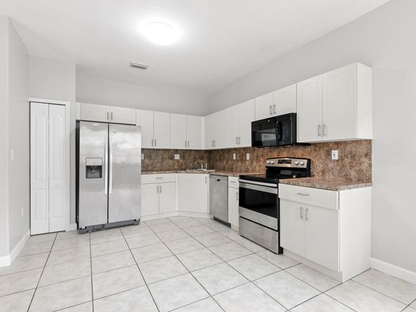 17706 SW 135th Ave, Miami FL 33177